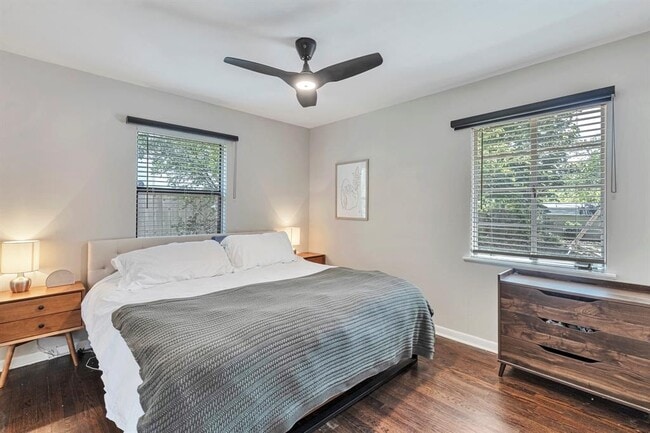 Building Photo - 1715 W St Johns Ave