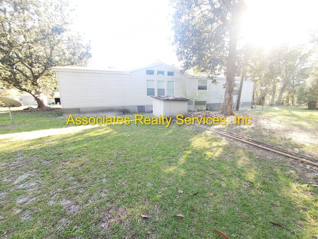 Building Photo - 3 Bed/ 2 Bath Home on 5 Acres in Archer, F...