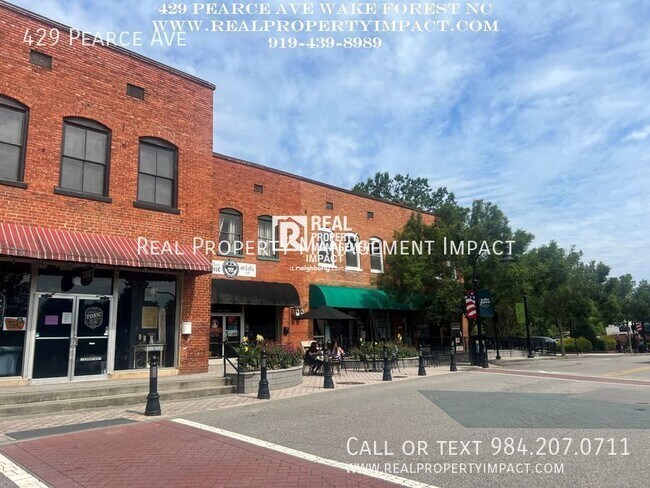 Building Photo - 429 Pearce Ave