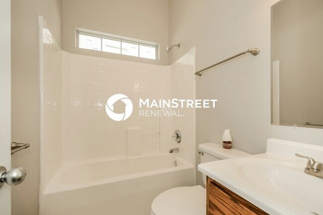 Building Photo - 3 Bedroom Pet-Friendly Home in Birmingham, AL with Main Street Renewal