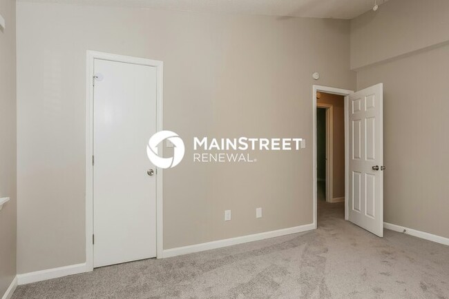 Building Photo - 2453 Crestdale Cir SE