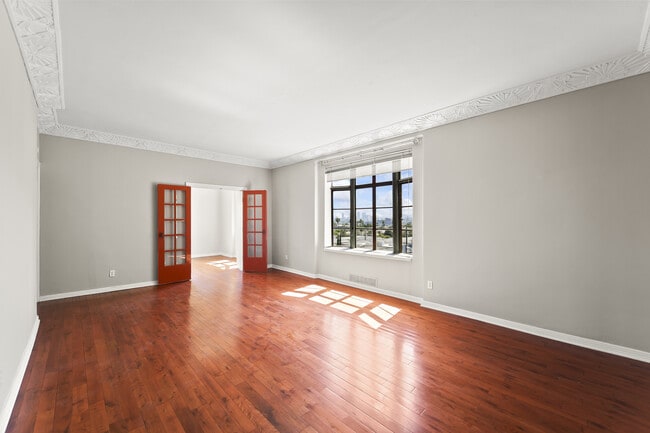 Building Photo - 1314 Hayworth Ave