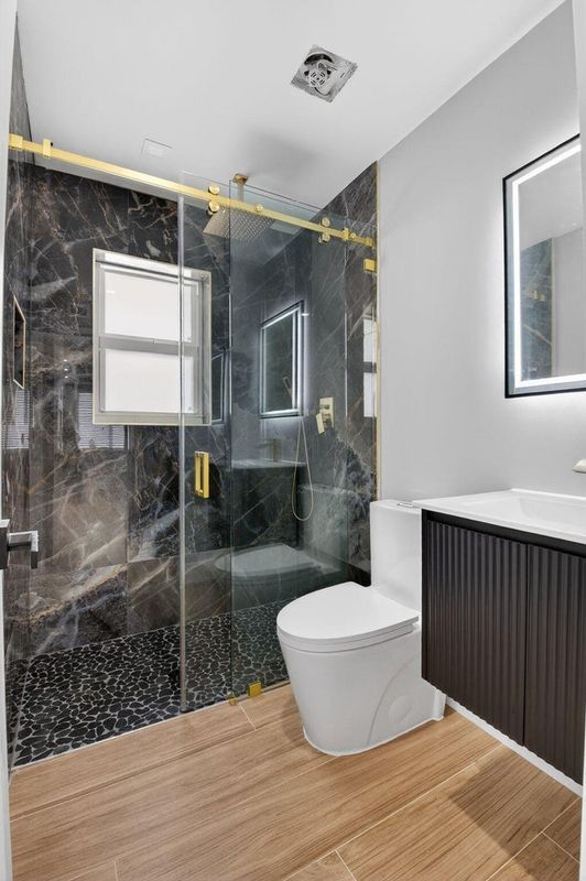 Building Photo - 341 SE 3rd Ave