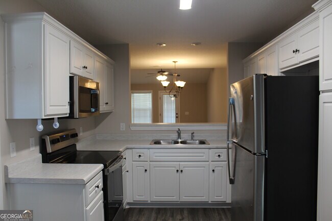 Building Photo - 425 Andover Dr