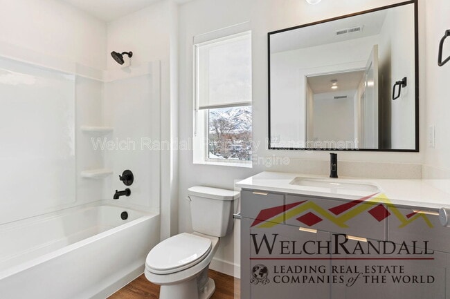 Building Photo - 507 E Alice Wy