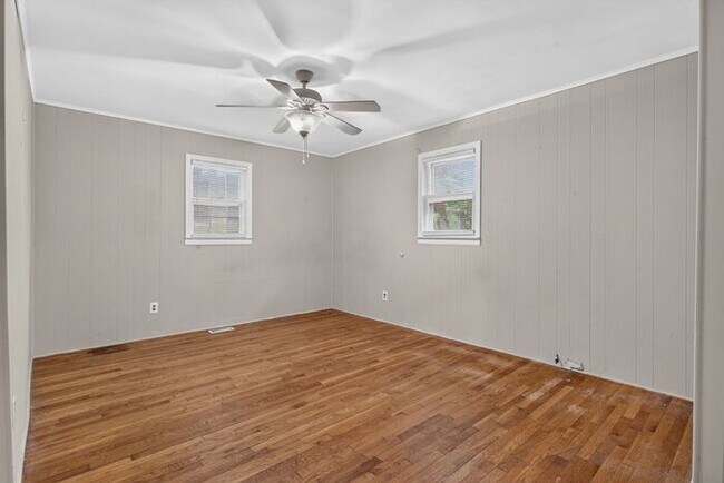 Building Photo - 3 Bedroom House in Olympia