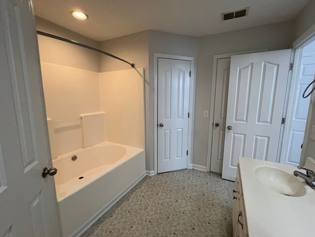 Building Photo - 1607 Galston Ct