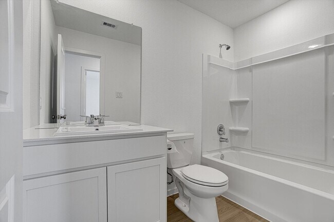 Building Photo - 390 LUCIA Way