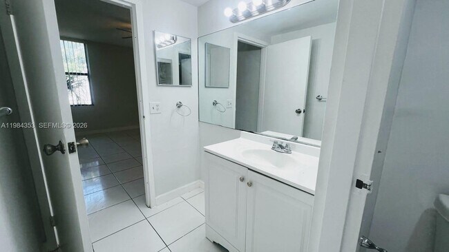 Building Photo - 8429 Forest Hills Dr