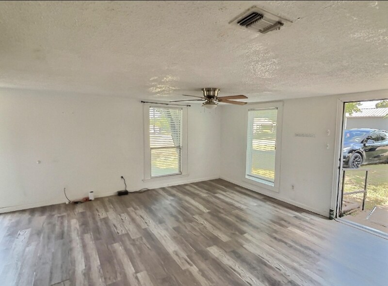 Building Photo - 105 Michael Ln