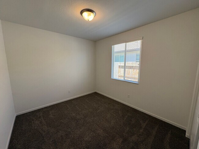 Building Photo - 1620 W Porter Ave