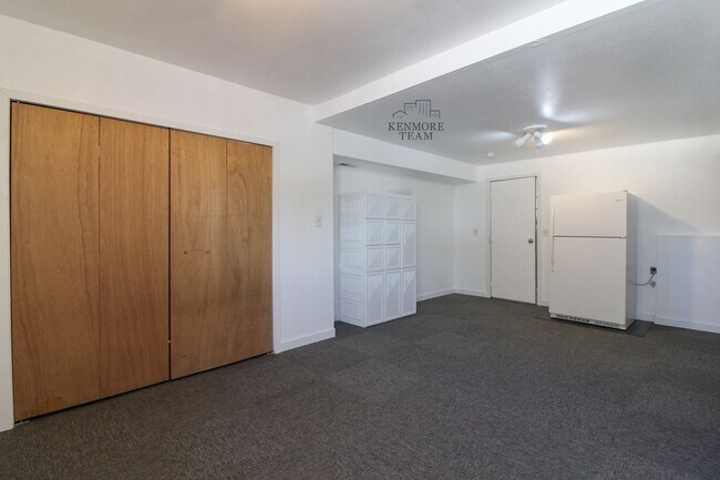 Building Photo - FURNISHED: 5 Bedroom, 2 Bath Home in Kennewick