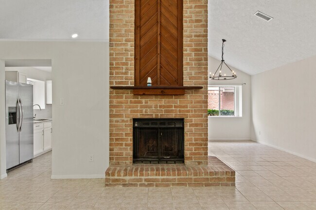 Building Photo - 7019 Yardley Dr