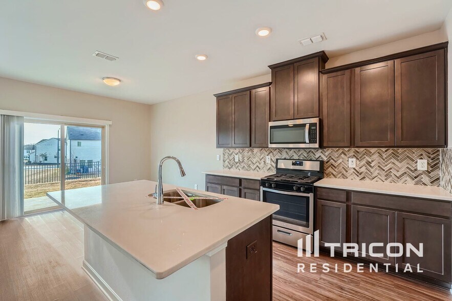 Building Photo - 4691 Electric Ave SW