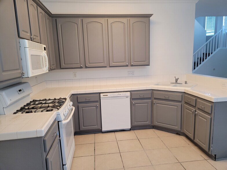 Building Photo - 5926 Silver Trace Ct