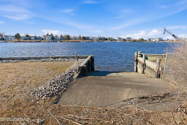 Building Photo - 5 Marine Pl