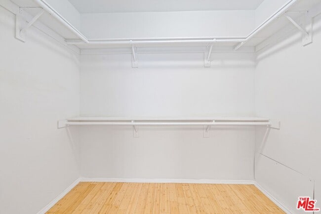 Building Photo - 102 N Sweetzer Ave