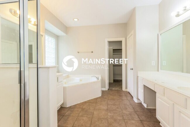 Building Photo - 4 Bedroom Pet-Friendly Home in Humble, TX with Main Street Renewal