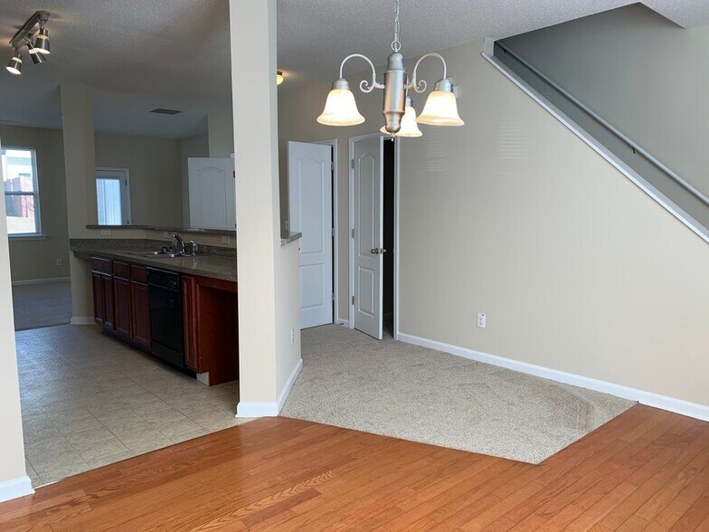 Building Photo - 2148 Bayrose Cir