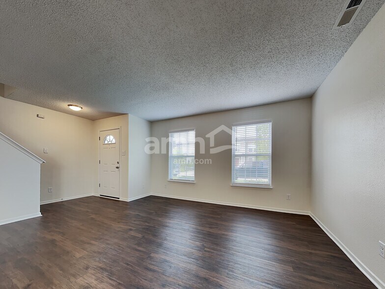 Building Photo - 12907 Old Glory Dr