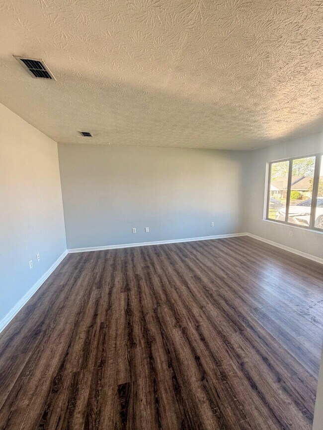 Building Photo - 3416 Woodspring Dr