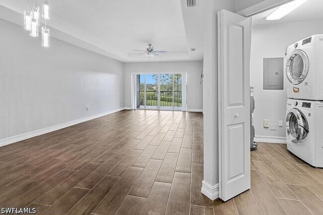 Building Photo - 7827 Regal Heron Cir