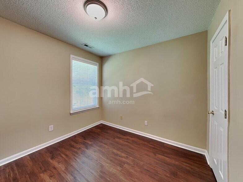 Building Photo - 706 Bellmeade Bay Dr