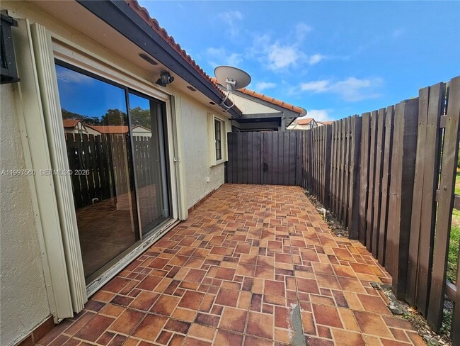 Building Photo - 15075 SW 49th Ln