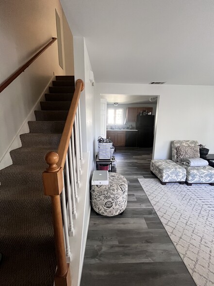 Living Room 2 of 3 pics - 51 Mitton St