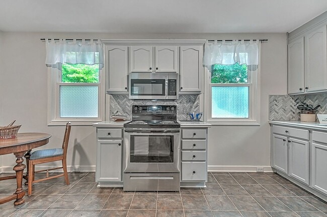 Building Photo - 1220 Morningside Cir