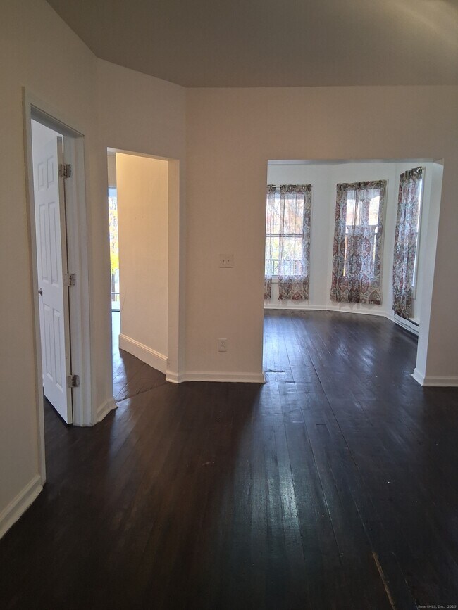 Building Photo - 367 Watertown Ave