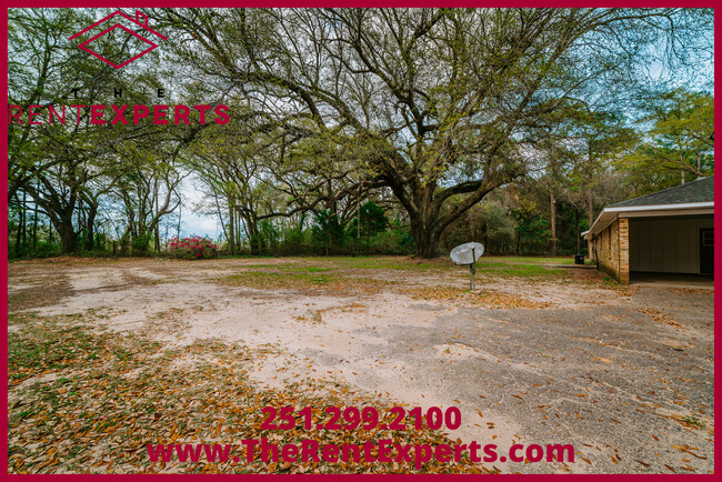 Building Photo - 10470 Old Pascagoula Rd