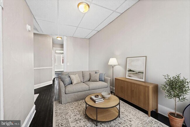 Building Photo - 2537 Madison Ave