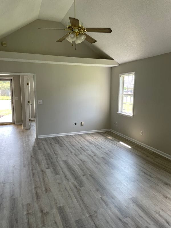 Building Photo - 208 Strawbridge Ln