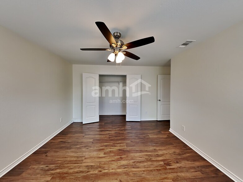Building Photo - 1339 Flagstone St