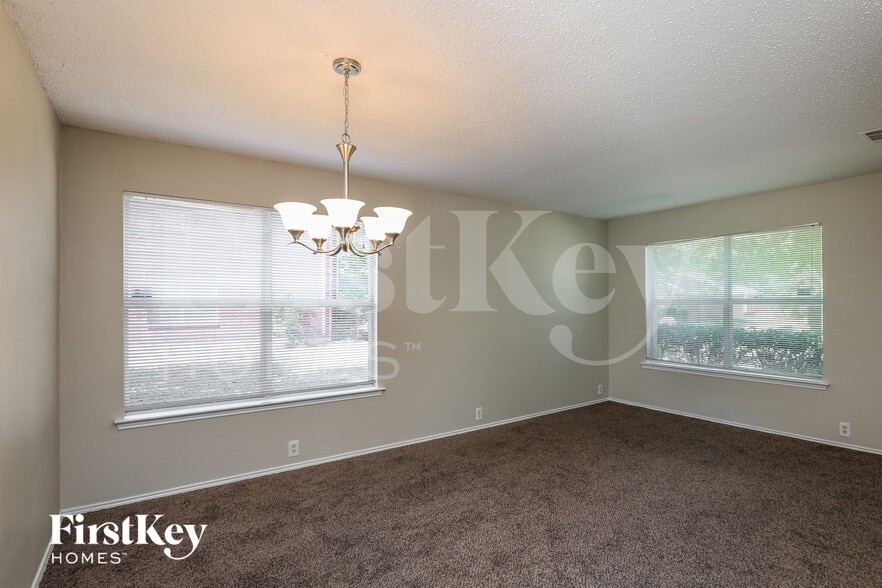 Building Photo - 820 Monette Dr