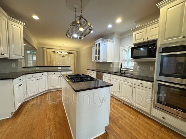 Building Photo - 871 Lenox Ct NE