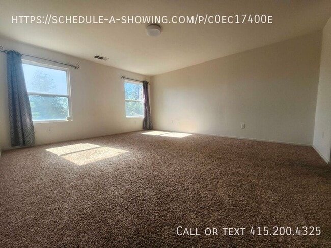 Building Photo - 3947 S Oak View St