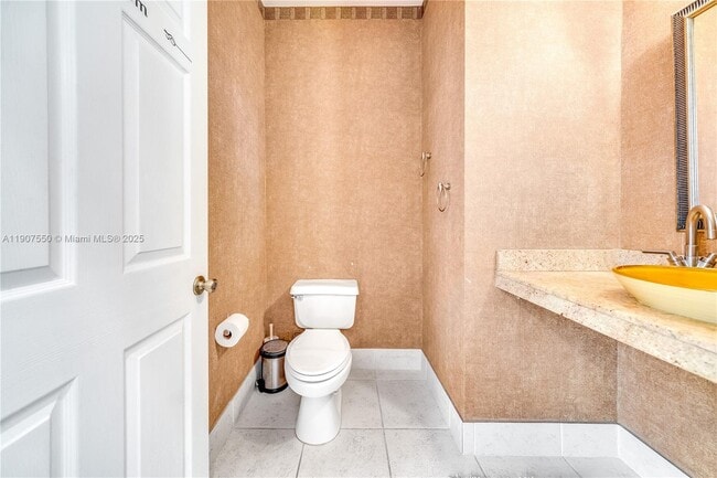 Building Photo - 1241 S 13th Ave