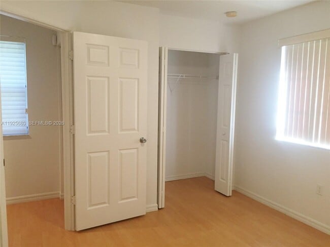 Building Photo - 8940 NE 8th Ave