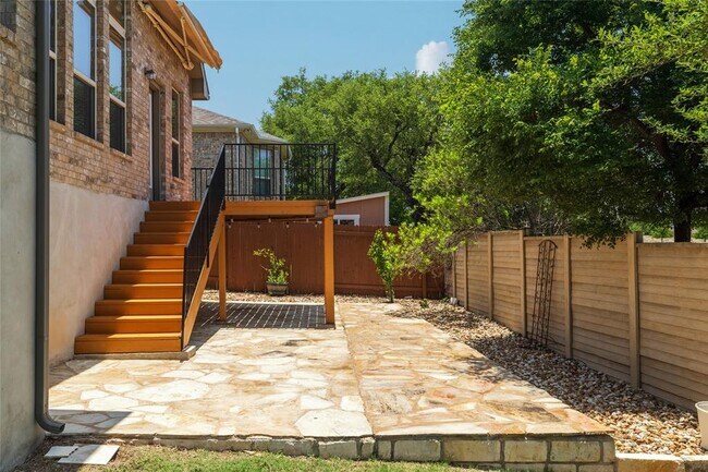 Building Photo - 2421 Blended Tree Ranch