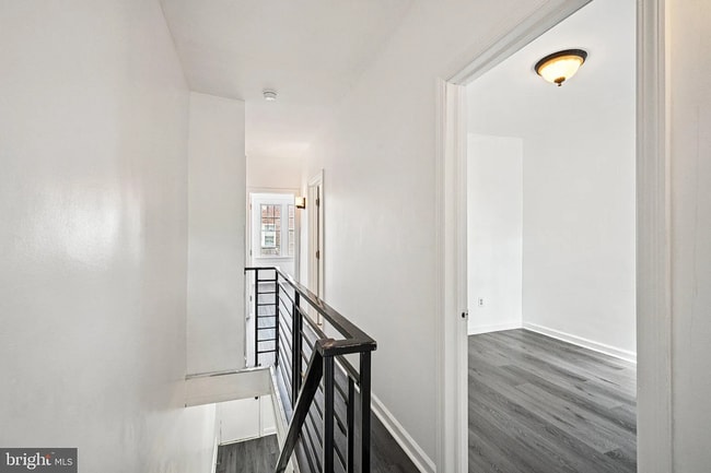 Building Photo - Modern 3-Bedroom Home Near University City...