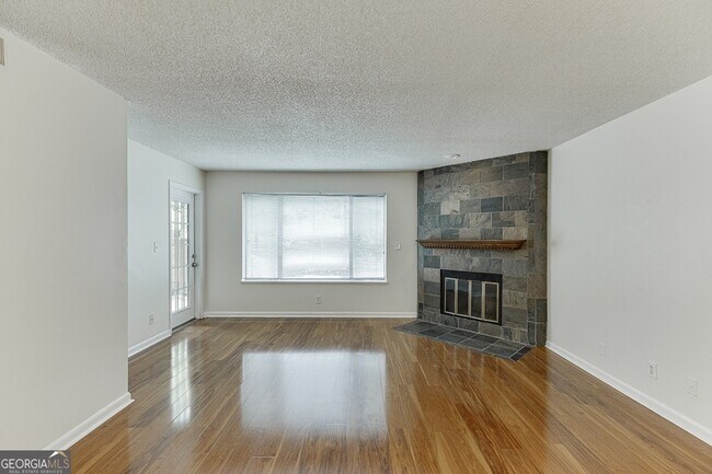 Building Photo - 33 Finch Trail NE