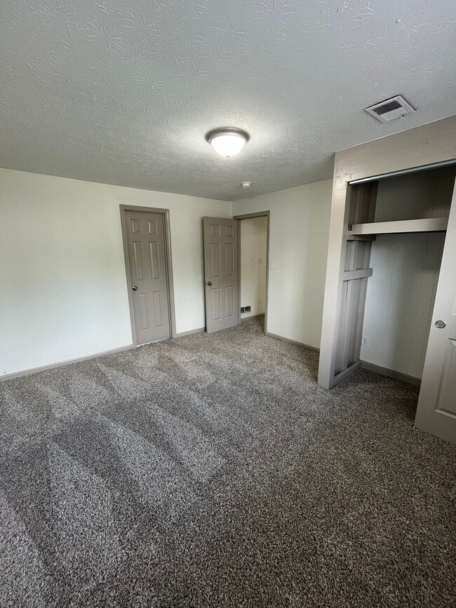 Building Photo - Renovated 5 Bedroom Home-Rare Find