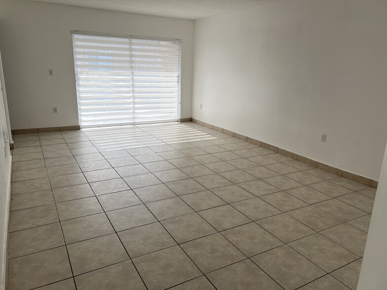 Building Photo - 1155 NW 124th Pl