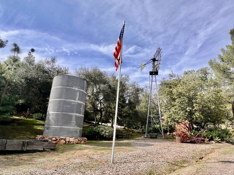 Building Photo - 2133 Rancho Meadowcrest Rd