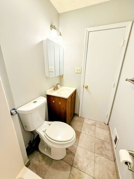 Building Photo - 4001 Bittern Ct