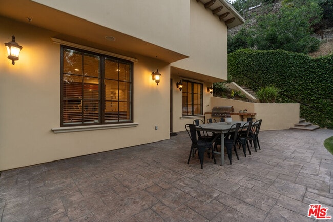 Building Photo - 3697 Benedict Canyon Ln