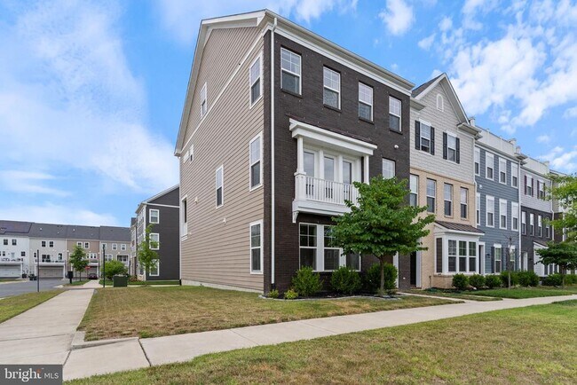 Building Photo - 1460 Meadowlark Glen Rd