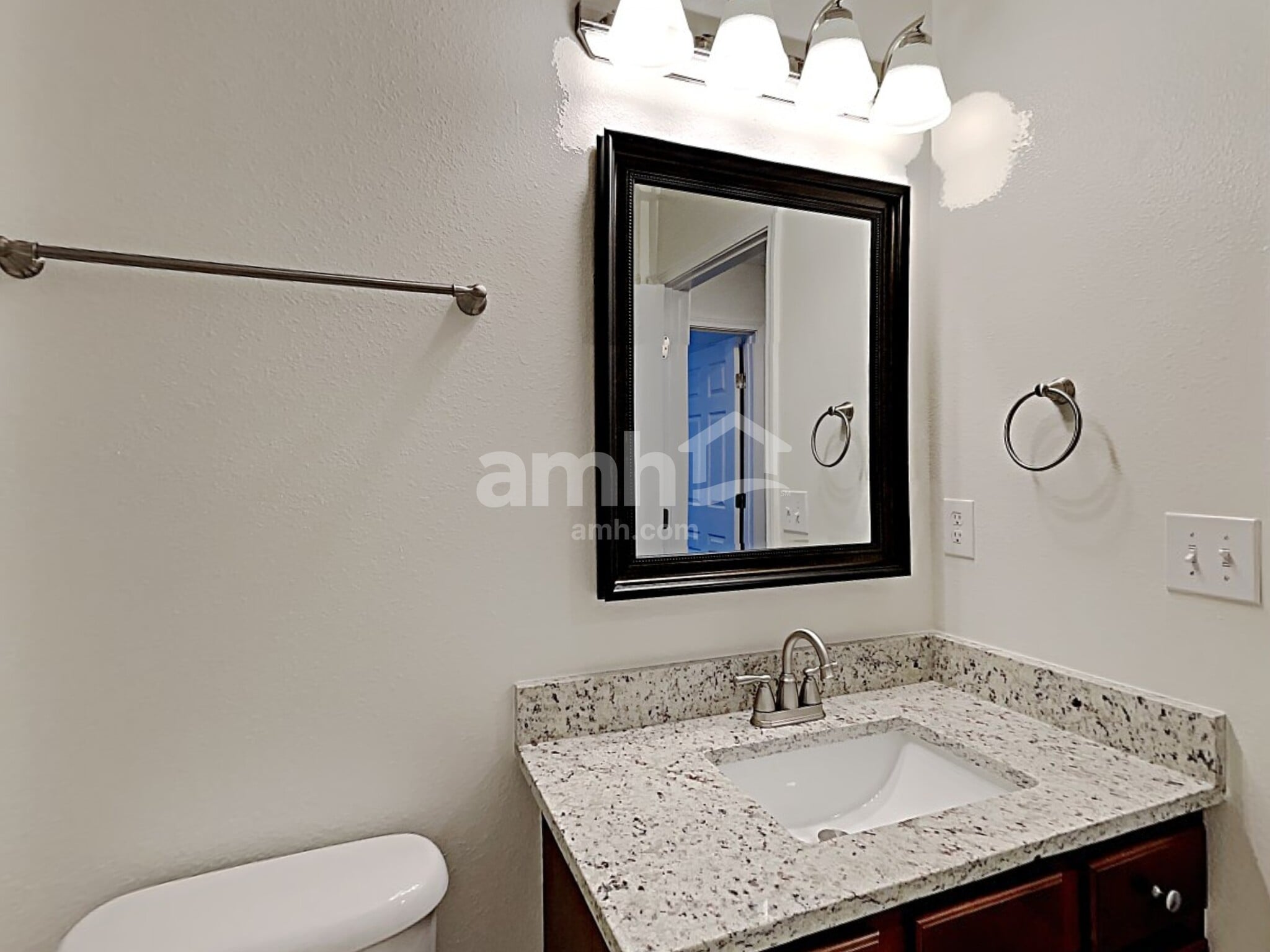 Building Photo - 96405 Commodore Point Dr